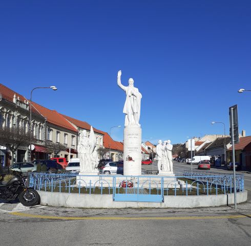 Ponuka pre školy: Modra - Červený Kameň - Trenčín